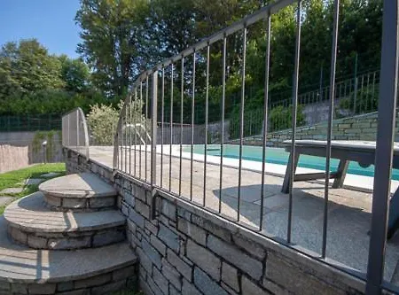 Le Rose Sleeps 6 - Families Only Please Villa