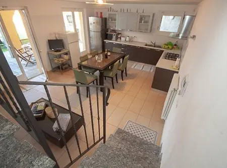 Le Rose Sleeps 6 - Families Only Please *
