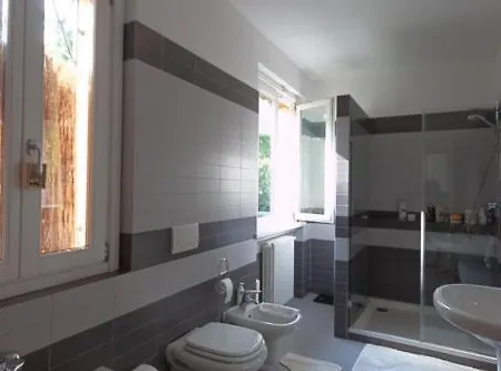 Le Rose Sleeps 6 - Families Only Please * Menaggio