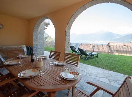 Le Rose Sleeps 6 - Families Only Please Villa
